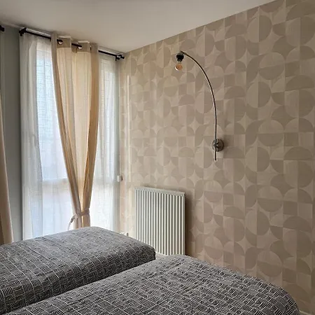 Duplex 6 Pers Moderne Et Equipe Avec Terrasse * Évreux