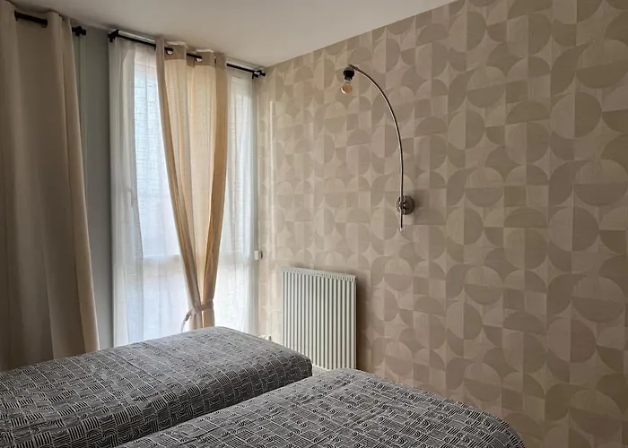 Duplex 6 Pers Moderne Et Equipe Avec Terrasse * Évreux