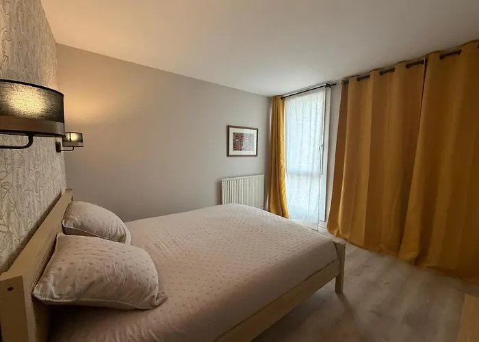 Duplex 6 Pers Moderne Et Equipe Avec Terrasse Apartment Evreux